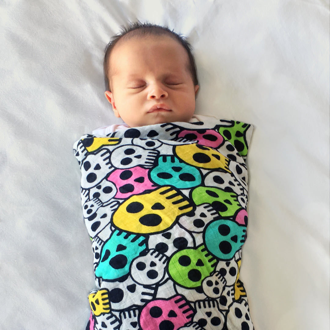 How do I swaddle a baby? A Teeny Rockers guide...